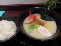 「豚骨ラーメン」@庭亭 取手店の写真