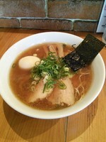 「味玉醤油ラーメン」@ShiNaChiKu亭の写真