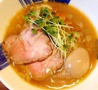 「醤油らーめん 730円　味玉100円」@らーめん春友流の写真