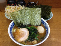 「ラーメン 煮たまご 海苔 もやし」@ラーメン虎ノ穴の写真