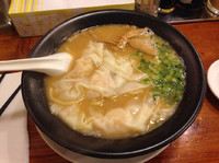 「濃厚海老雲呑麺」@広州市場 西新宿店の写真