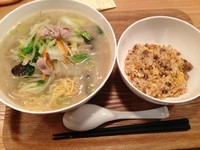 「野菜たっぷり湯麺+セット(チャーハン)」@中華naきもちの写真