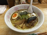 「中華そば 塩  焦がしにんにく 手羽先変更」@こくや 本店の写真