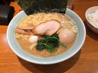 「とんこつしょうゆラーメン」@一松家の写真