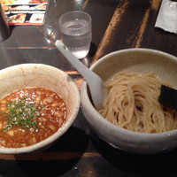 「浸け豚そば＋ホット  中盛」@俺の空 池袋店の写真