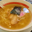 塩ラーメン390円(税込421円)