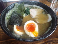 「塩そば 600円固め」@横浜らーめん 源泉の写真