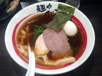 「味玉醤油そば 850円」@麺や でこの写真