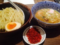 「辛つけめん（麺少なめ味玉ハーフ）¥950」@六厘舎TOKYO ソラマチ店の写真