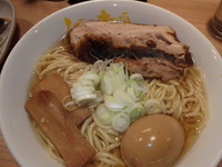 「macro(800円)クーポン大盛、煮玉子(50円)他」@人類みな麺類の写真