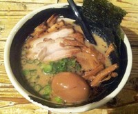 「【開店10周年記念限定】多加水豚骨ハマトラSTYLE　＋　味」@麺場 ハマトラの写真