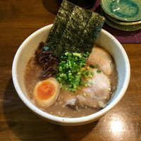 「塩豚骨らーめん」@豚骨らーめん いちご家の写真