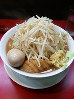 「味玉ラーメン(830円)、野菜ショウガ」@用心棒の写真