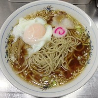 「大盛ラーメン＋半熟玉子　￥５５０」@中華そば みたかの写真