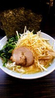 「ネギ醤油ラーメン＋ほうれん草＋固め＋濃いめ」@横浜家系ラーメン まこ家の写真