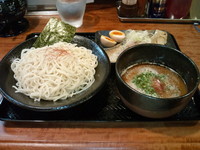 「海老豚つけ麺」@ラーメン我道 沖縄店の写真