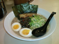 「魚介豚骨らーめん」@麺処 桃原 宜野湾伊佐店の写真