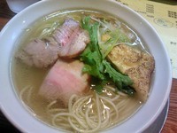 「肉だし塩らーめん（700円）」@麺処ぼたん 宇都宮本店の写真