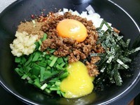 「【期間限定】台湾まぜそば マンゴーver　 ８００円」@自家製麺SHINの写真