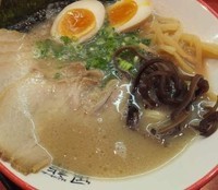 「特製とんこつラーメン」@とんこつラーメン博多風龍 新宿東口店の写真