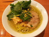 「しお(大盛)ゆずみつばグリーン麺」@麺屋 六感堂 Rock'anDoの写真