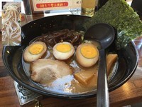 「馬骨ラーメン＋味付け玉子＋替玉」@ラーメン良馬の写真