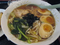 「味玉ラーメンとミニチャーハンセット　８００円」@酔仙楼 本店の写真