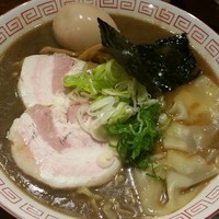 「俺の津軽。８００円 ＋ 俺のトッピング５０円」@スタミナラーメン 馬しゃ屋の写真
