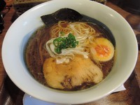 「琥珀のしょうゆ」@らーめん HOMEの写真