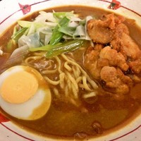 「国産鶏の唐揚げカレーラーメン(720円)」@阿武隈高原SA 上り線 スナックコーナーの写真
