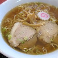 「中華そば 450円 + ビール 600円」@マルモ食堂の写真