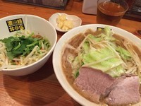 「濃菜麺 780円＋スッパベジ100円＋生ニンニク20円」@濃菜麺 井の庄の写真
