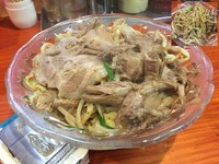 「焼いた豚様ラーメン(汁なし焼きラーメン)」@豚系ラーメン 豚神様の写真