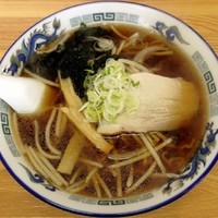 「しょうゆラーメン」@ラーメン 浜っ子の写真