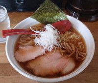 「生醤油ラーメン 700円　大盛り　無料」@めん屋 平右衛門の写真
