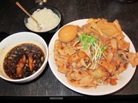 「肉盛りつけ麺並800円＋無料の肉増し・味玉・メンマ増し」@魁 肉盛りつけ麺 六代目けいすけの写真