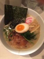 「純とんこつラーメン」@麺屋くららの写真