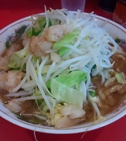 「ラーメン　680円ﾆﾝﾆｸｽｸﾅﾒｱﾌﾞﾗ」@ラーメン英二の写真