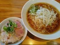 「朝らー定食（しょうゆ） ￥702」@らーめん芝浜の写真