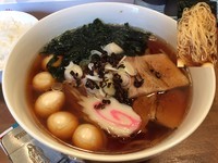 「支那そば(醤油)＋うずら卵(5個)＋サービスライス」@あんかけ焼きそば ちぇん麺の写真