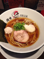 「鶏醤油ラーメン」@鶏喰～TRICK～の写真