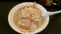 「しょうゆらーめん　中盛　720円」@こってりらーめん誉 新松戸店の写真