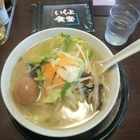 「しおタンメン700円+あじ玉100円」@いくよ食堂の写真