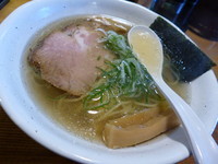 「塩らあめん」@上州地鶏ラーメン 翔鶴の写真