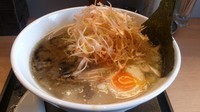 「黒とんこつ香味(細麺)+ネギ(クーポンサービス)」@麺館 SHIMOMURAの写真