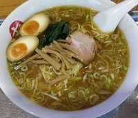 「ラーメン(中)800円」@中華そば まるきの写真