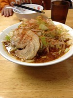 「辛ラーメン＋にんにくカラメ」@びんびん豚の写真