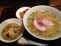 「ラーメン＆餃子(Setメニュー)」@潮風中華房 萬華の写真