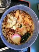 「かき揚げそば、大盛り1.5倍」@小諸そば 朝霞台店の写真