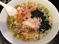 「ラーメン＋半チャーハン（今日のおすすめ）」@龍盛餃子館 小伝馬町店の写真